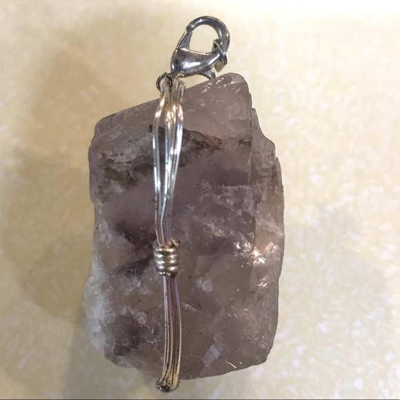 Wire wrapped crystal pendant. Made by hand. - Picture 3 of 4